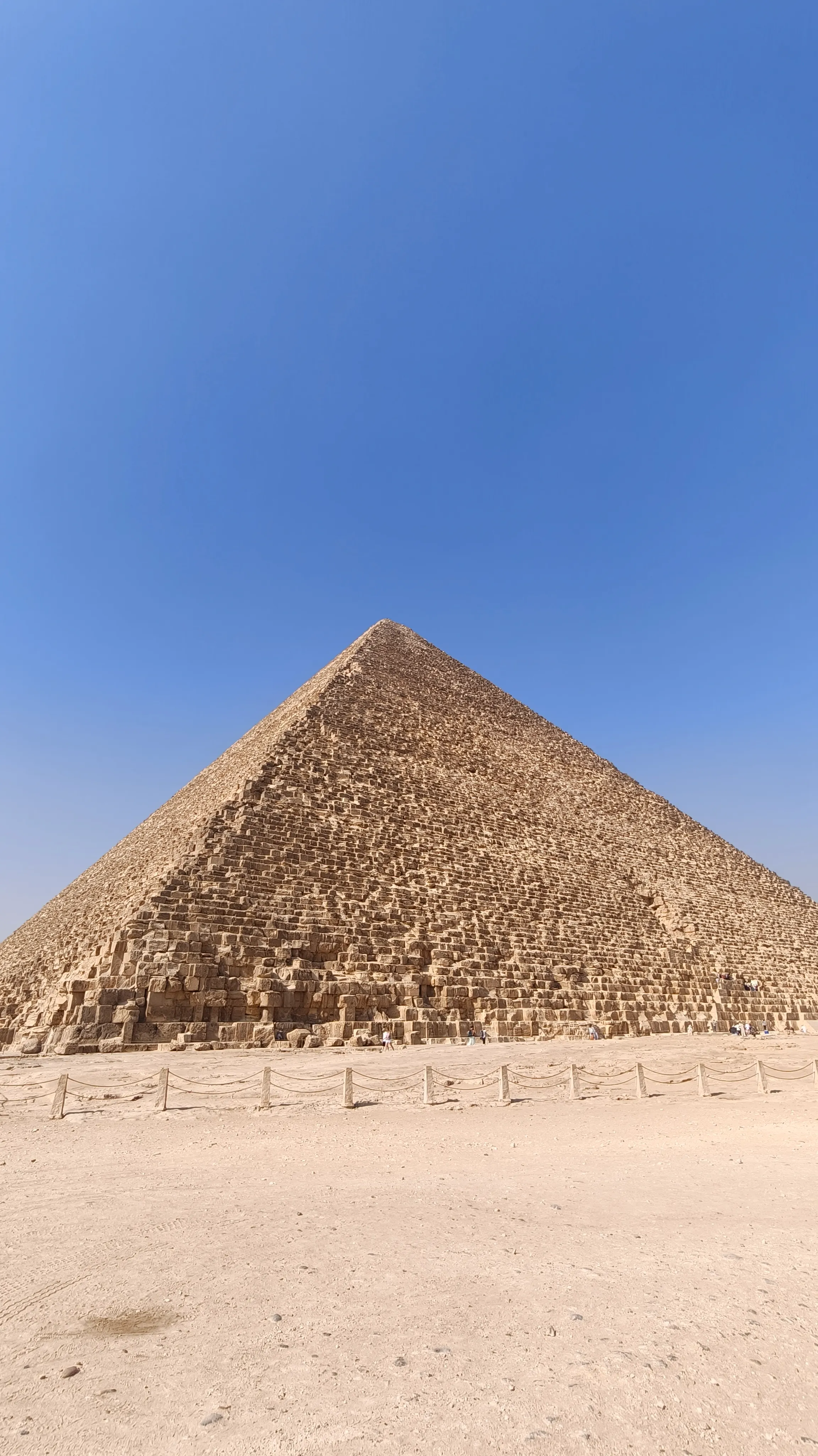 クフ王の大ピラミッド in Giza